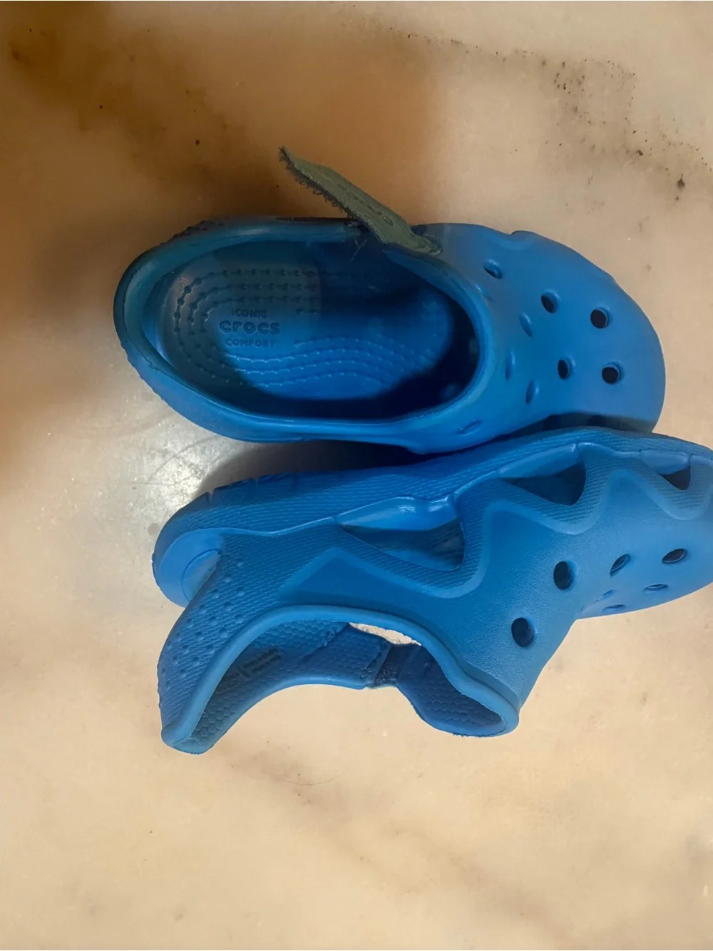CROCS lightweight water